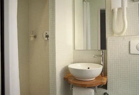 Du Savoir Hotel